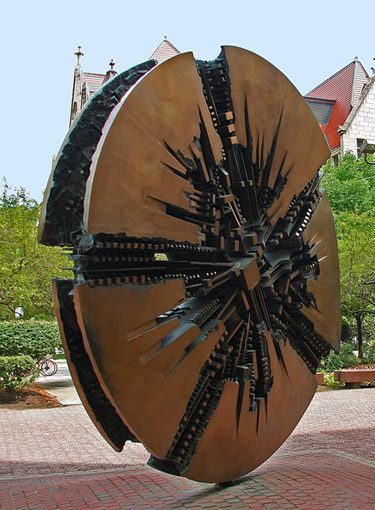 Art@Site www.artatsite.com Arnaldo Pomodoro Grande Disc