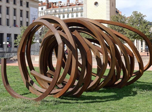 Art@Site www.artatsite.com Bernar Venet 84 Arcs Désordre Bordeau