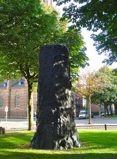 Art@Site www.artatsite.com Armando Werkmanmonument, Der Baum Groningen